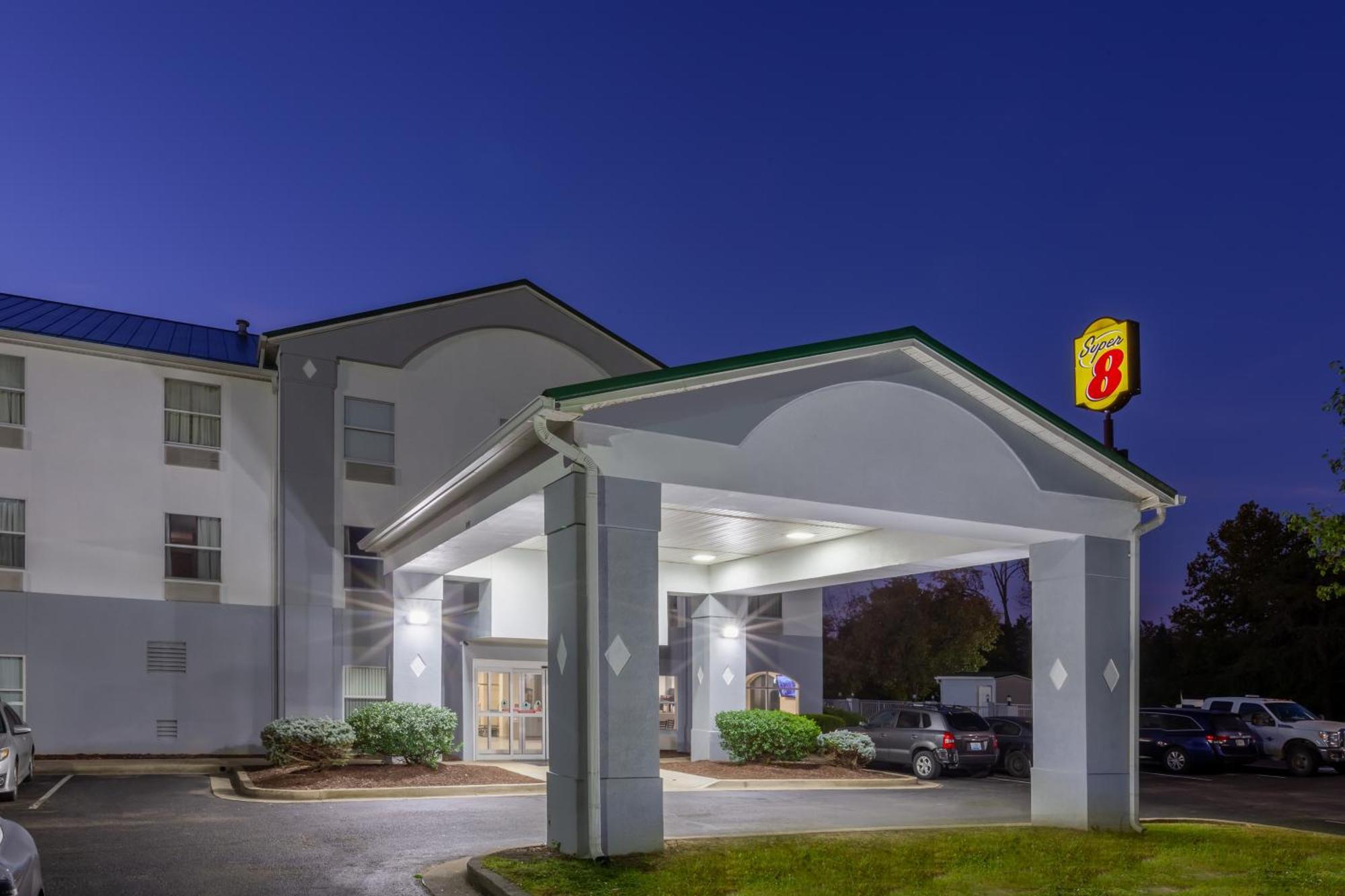 Super 8 By Wyndham La Grange Ky Hotel Exterior photo